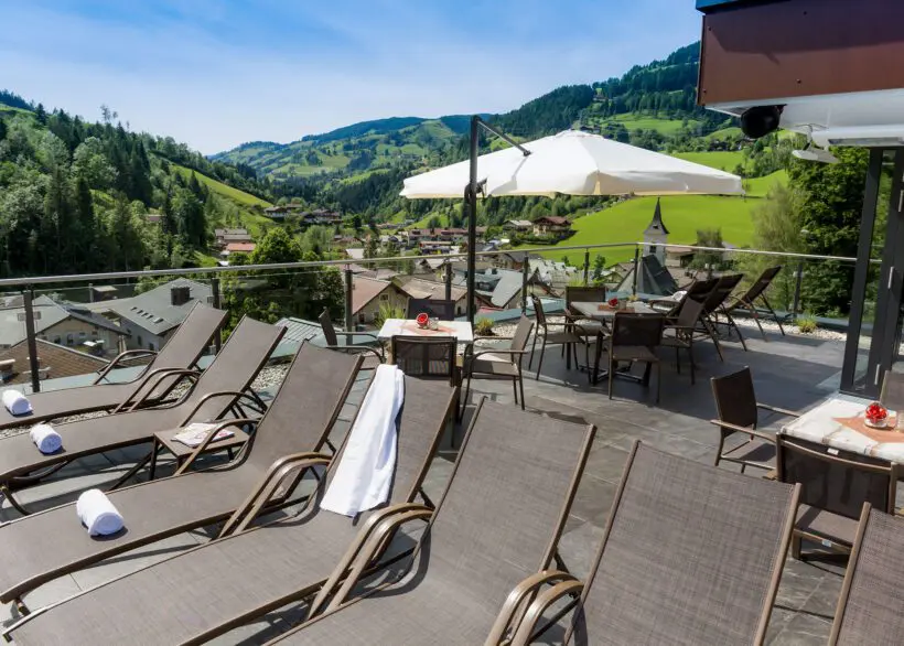 Wellness-Terrasse im Hotel Wagrainerhof Wellness-Terrasse im Hotel Wagrainerhof